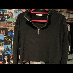 Cropped Adika Sweater